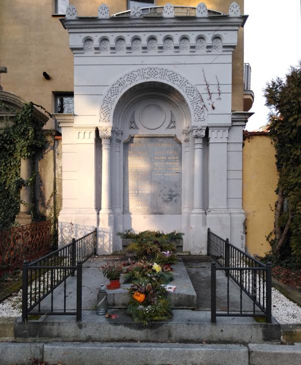 Hrob Václava Neuberta staršího a jeho rodiny